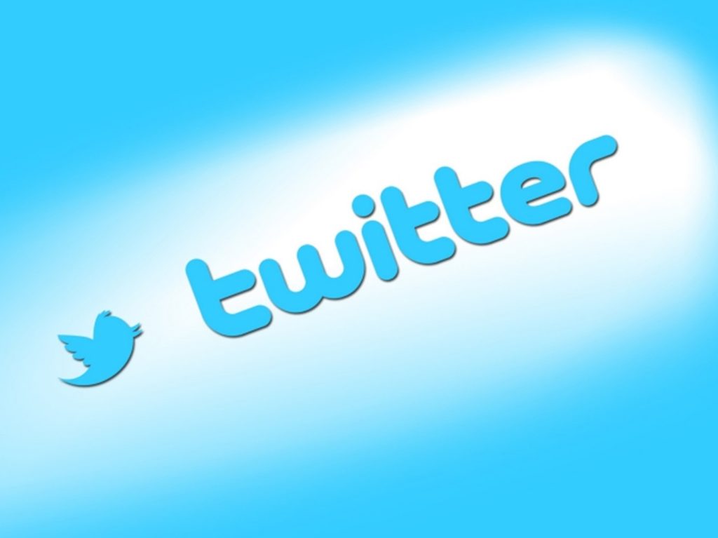 تويتر يعيد تفعيل برامج توثيق الحسابات بعد سنوات من إيقافها